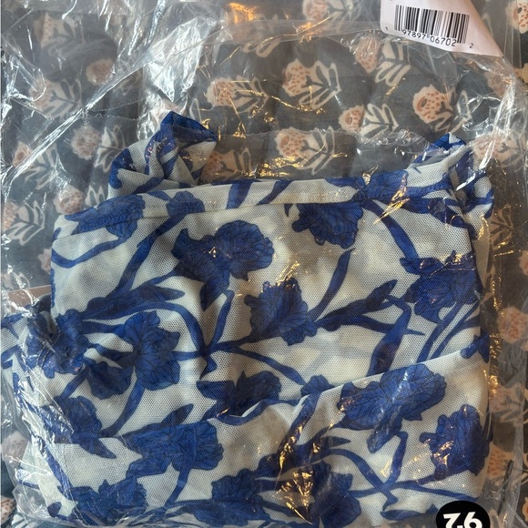 NWT ANTHRO HUTCH Eliza Floral Cover-Up Pants | Vining Orchids | Size M - Picture 7 of 8